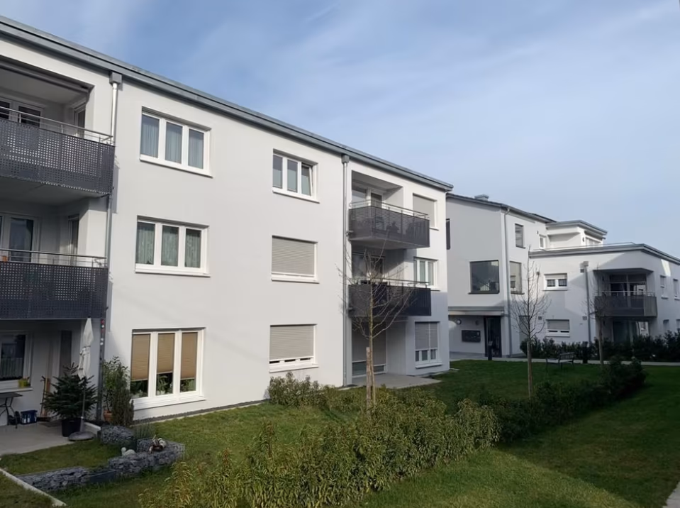 Mehrfamilienhaus Putzfassade — Stuckateurarbeiten in Region Ludwigsburg