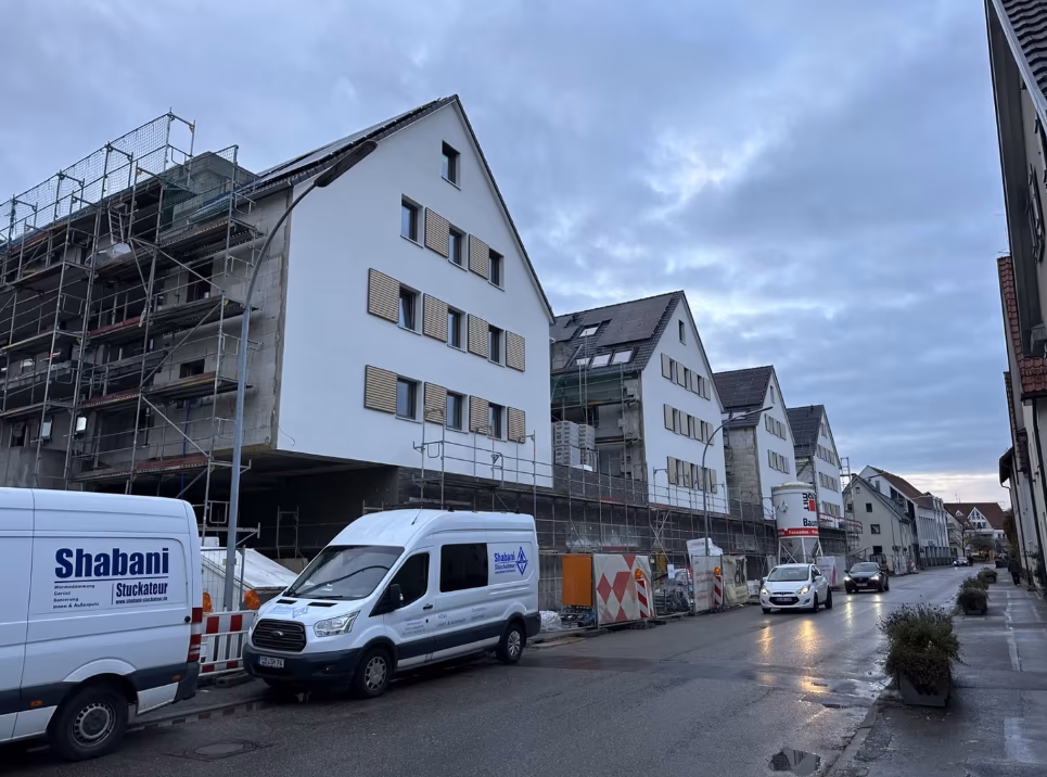 Reihenhauszeile WDVS — Stuckateurarbeiten in Stuttgart Umland